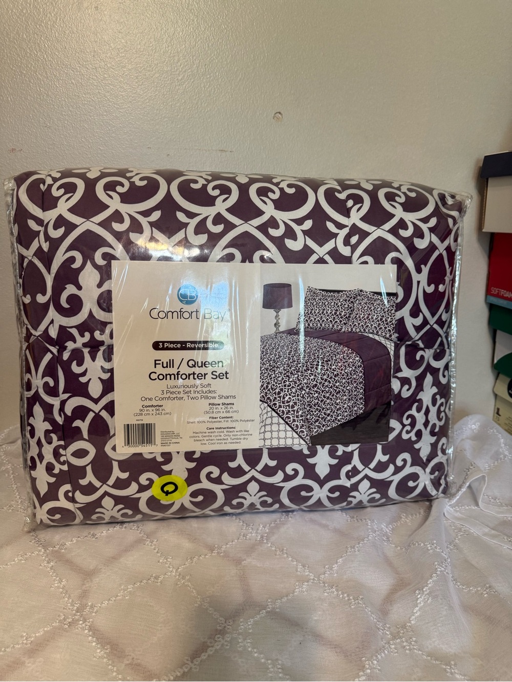 Comfort Bay Purple and White Trellis Full/Queen Comforter Set